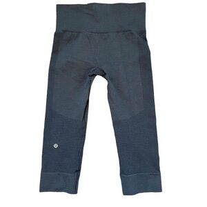 Lululemon Seamlessly Street Crop Gray Size 4